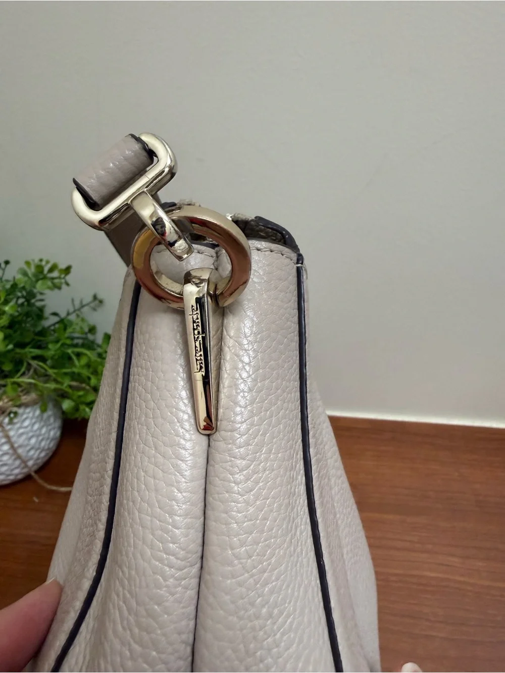 Kate Spade Crush Mushroom Pebbled Leather Medium Crossbody EUC